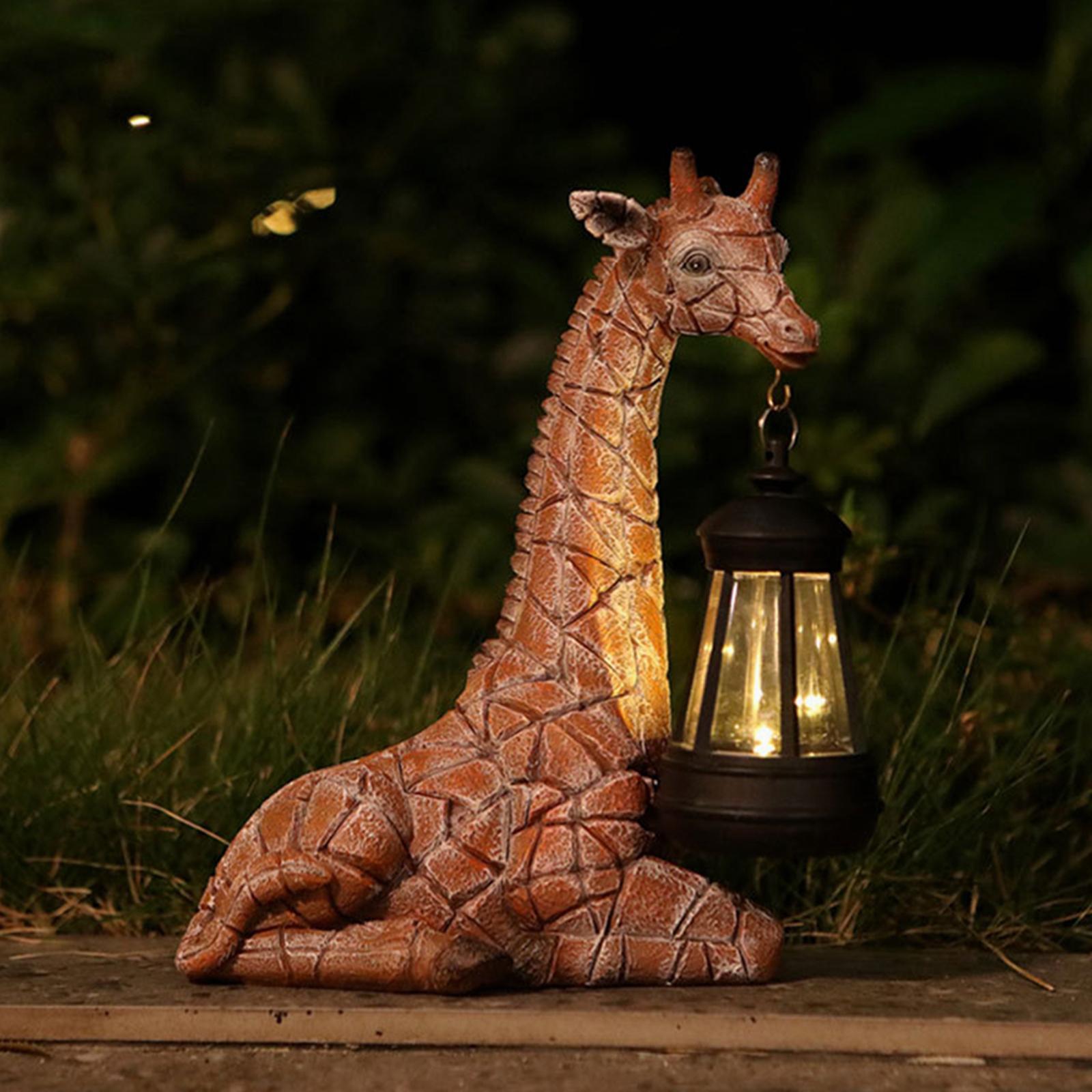 Outdoor Lighting Collections - 정원 기린 조각상과 태양광 랜턴 조명이